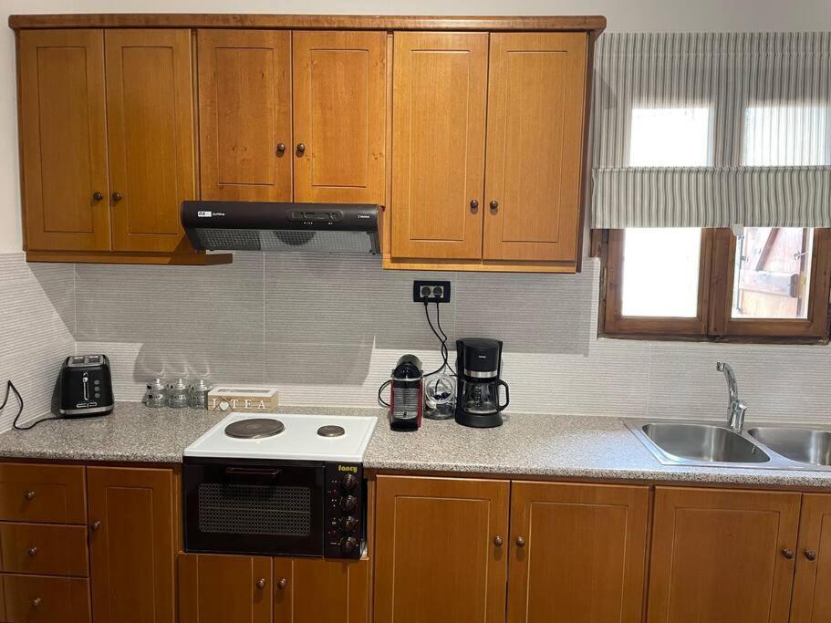 Almond Home Livadia  Екстериор снимка